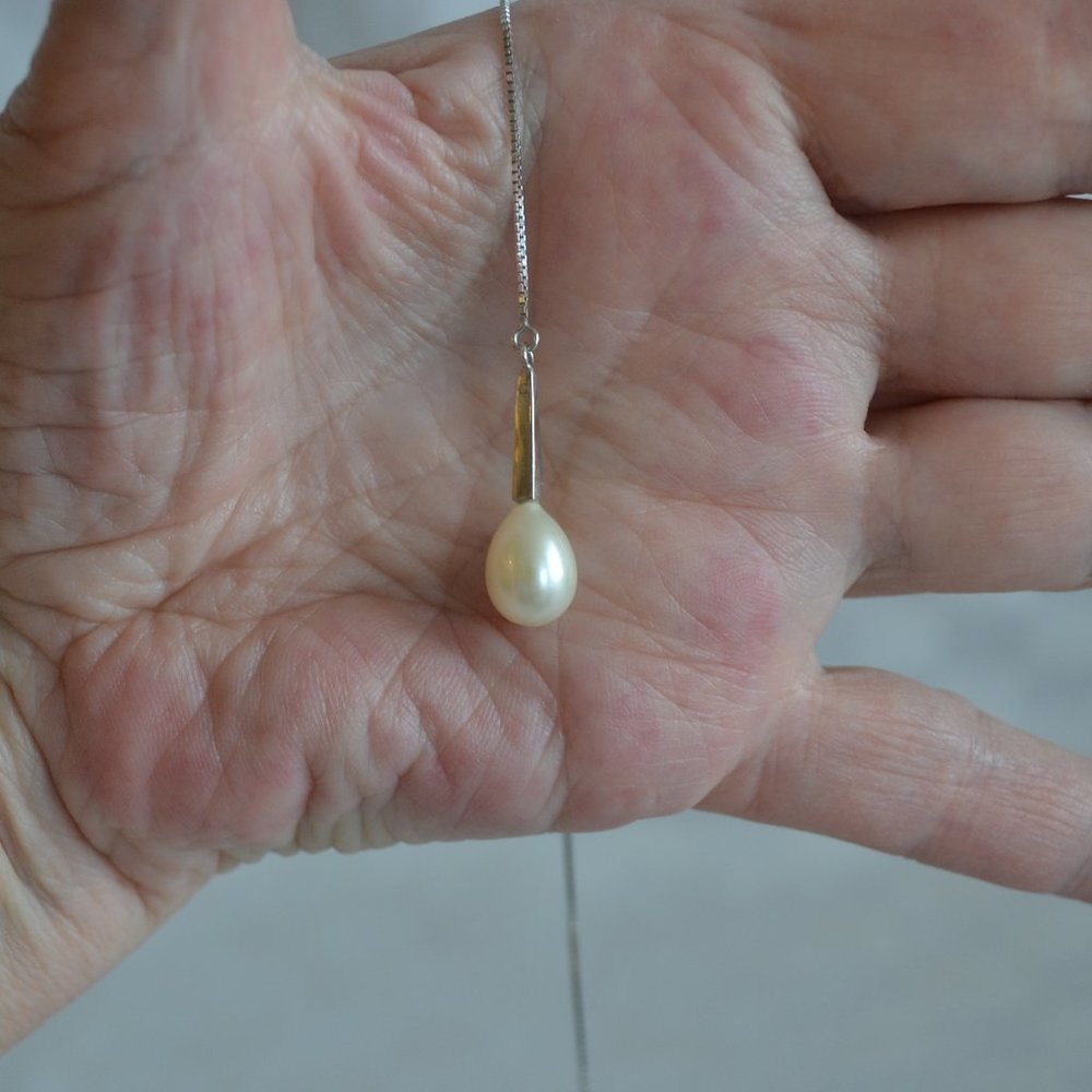 Modern Adjustable Cultured Pearl Drop Necklace - Picture 4 of 4